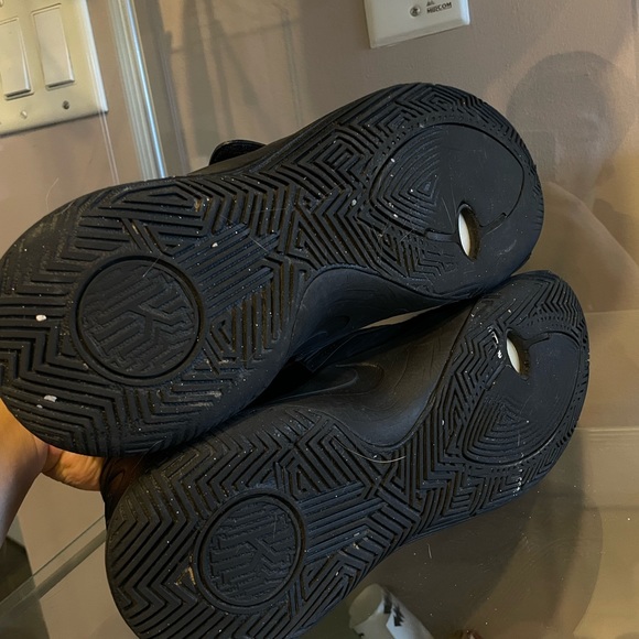 Kyrie Fly Trap - Picture 6 of 7